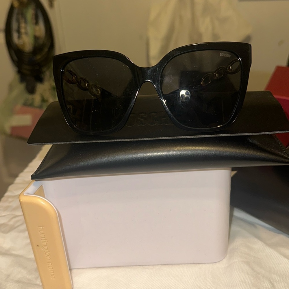 Moschino Sunnies black with gold trim full face with leather case